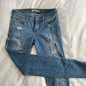 Levi’s 711 Skinny Jeans